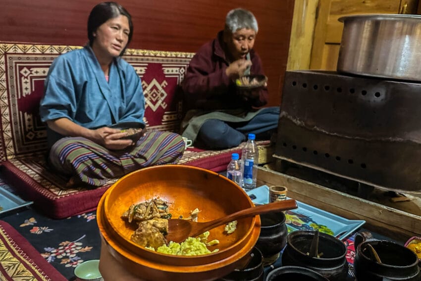 Punakha Dzong, un pueblo de falos y dormir en una granja) 8 d08-77