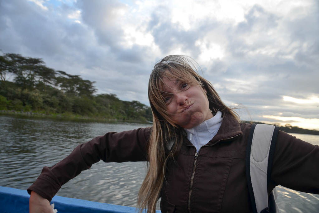 andando, barco, crescent island, jirafa, Kenia, Lago Naivasha, Masai Mara, mochilero, por libre