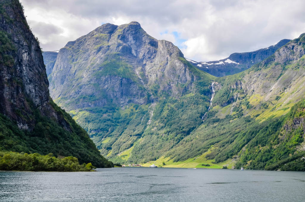Bergen, Fiordos Noruegos, Flam, Gudvangen, Myrdal, Nærøyfjord, Noruega, por libre, viaje en pareja, Voss