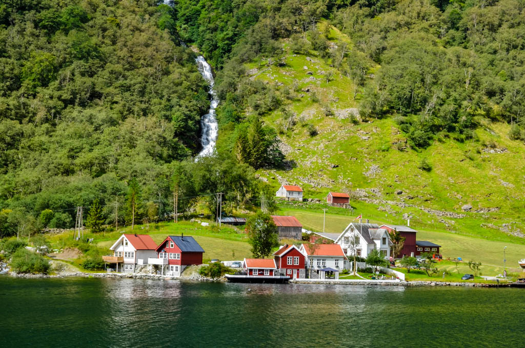 Bergen, Fiordos Noruegos, Flam, Gudvangen, Myrdal, Nærøyfjord, Noruega, por libre, viaje en pareja, Voss