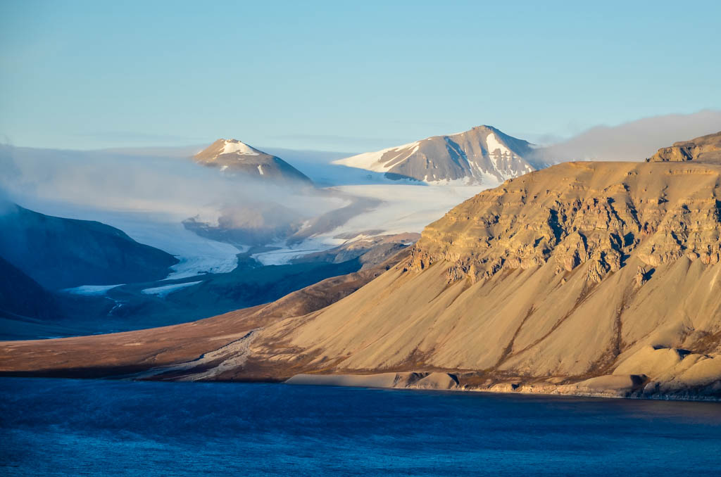 Ártico, Ártico Noruego, blanco, Noruega, polar, pyramiden, spitzsbergen, Svalbard, viaje en pareja, viaje exploración, zorro