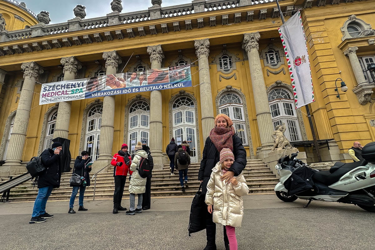 Andrássy, baños termales, etnográfico, imprescindibles, museo, pista de hielo, plaza de los héroes, por libre, recorrido, ruta, Széchenyi, viaje en familia, visitar