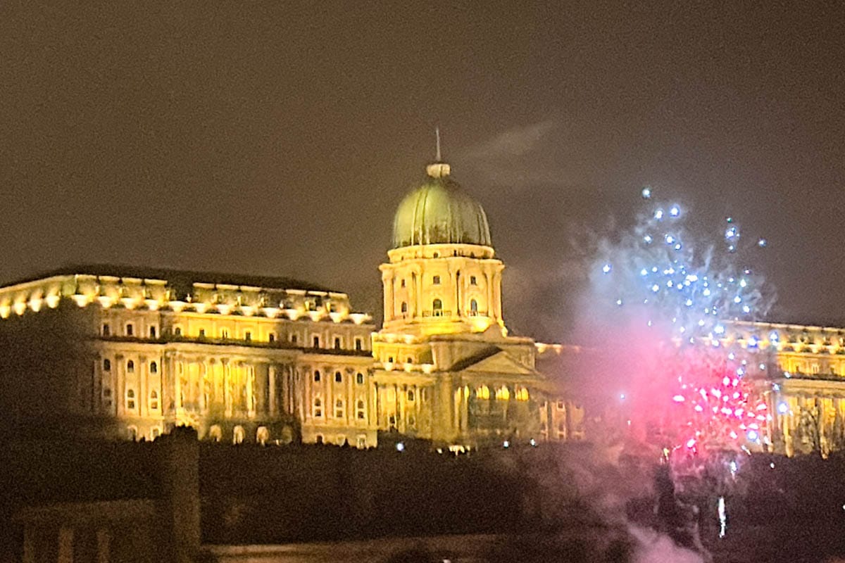 año nuevo, budapest, cena, Danubio, fuegos artificiales, Nochevieja, por libre, restaurante, viaje en familia