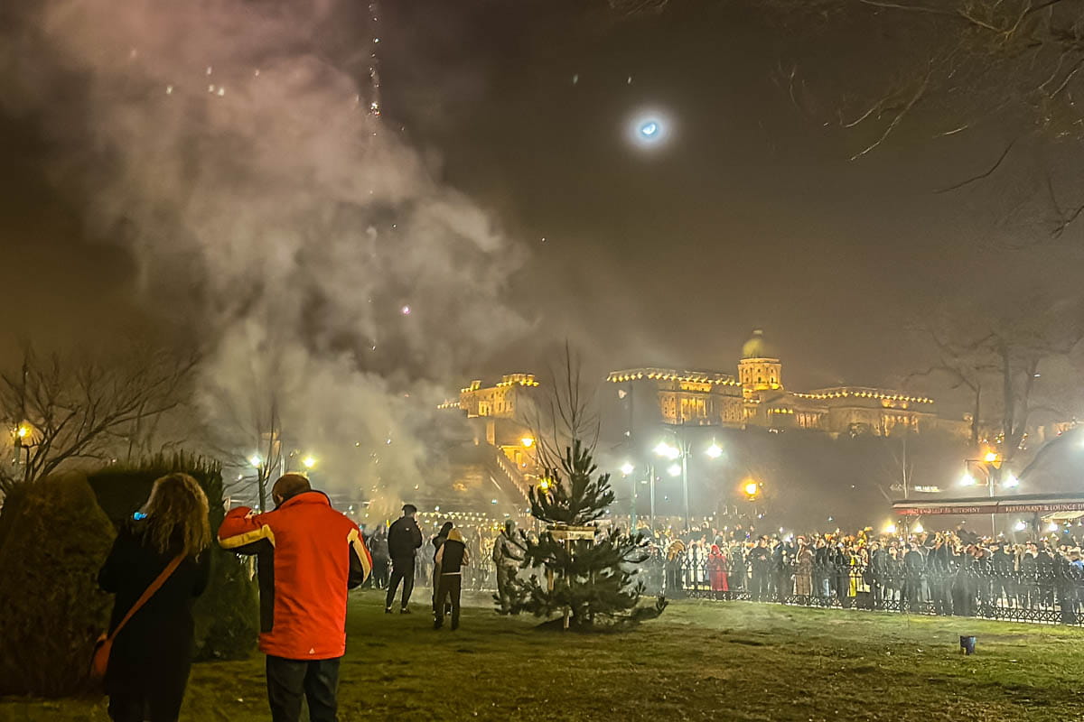 año nuevo, budapest, cena, Danubio, fuegos artificiales, Nochevieja, por libre, restaurante, viaje en familia