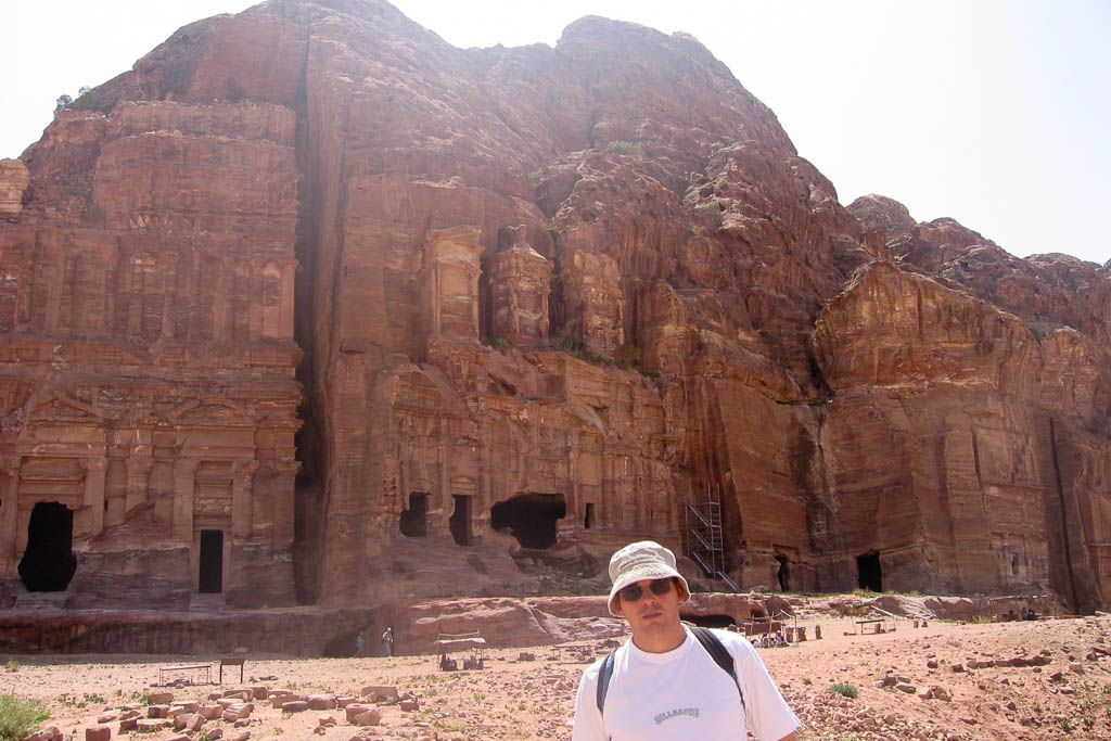 altar del sacrificio, jordania, monasterio, tesoro, viaje con amigos, viajes organizados