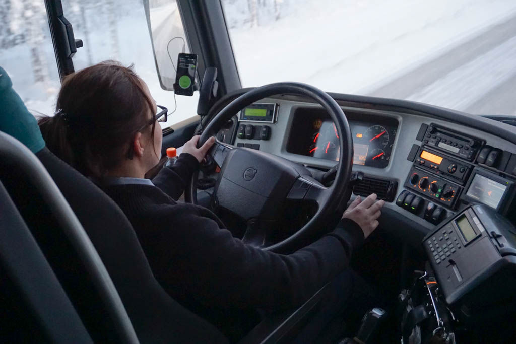 bus, finlandia, laponia, Levi, por libre, Pueblo de cuento, Raquetas de nieve, Rovaniemi, viaje en pareja