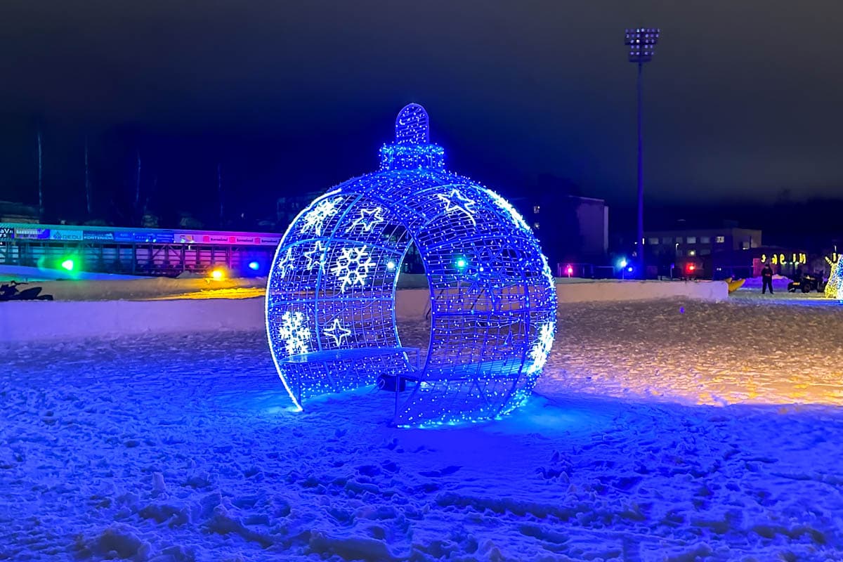 atracciones, finlandia, invierno, laponia, por libre, que ver, Rovaniemi, ruta, SnowGlow Winterpark, temático, tren, viaje en familia