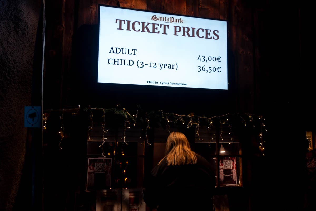 atracciones, elfos, escuela, finlandia, guia, laponia, por libre, que ver, Rovaniemi, Santa Park, viaje en familia