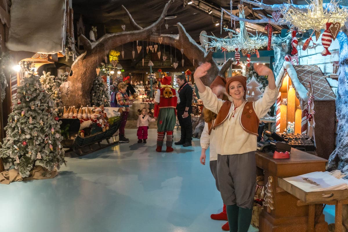 atracciones, elfos, escuela, finlandia, guia, laponia, por libre, que ver, Rovaniemi, Santa Park, viaje en familia