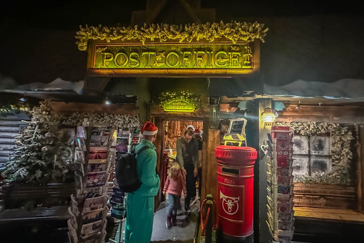 atracciones, elfos, escuela, finlandia, guia, laponia, por libre, que ver, Rovaniemi, Santa Park, viaje en familia