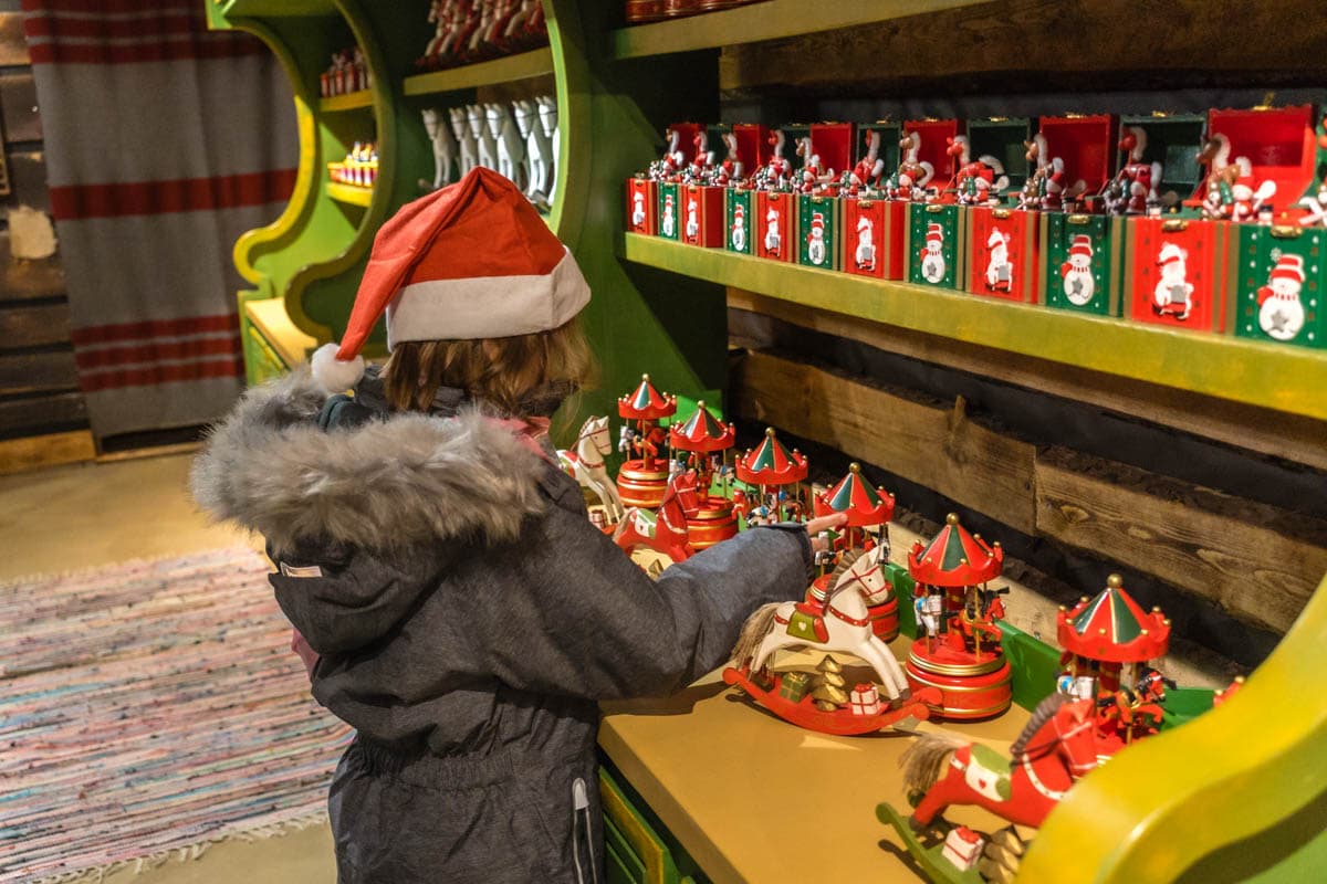 bosque secreto, Dream of Joulukka, elfos, finlandia, laponia, Papá Noel, por libre, que ver, Rovaniemi, ruta, Santa Claus, Santa Park, Toy Factory Magic, viaje en familia