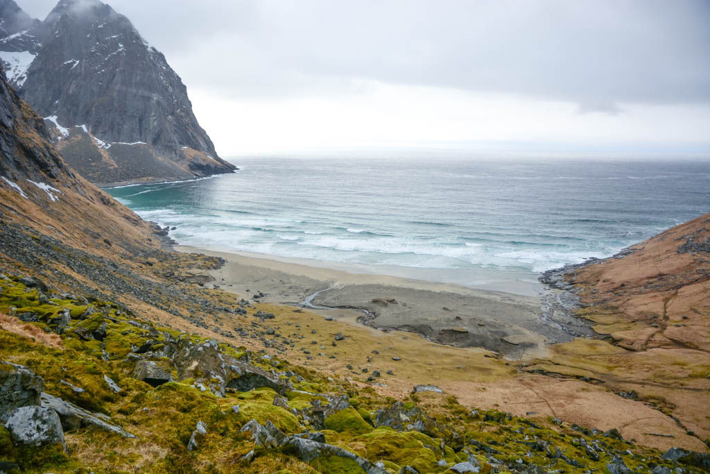 agencia especializada, Ártico, coche, Islas Lofoten, itinerario, Kvalvika, Noruega, playa de las ballenas, ruta