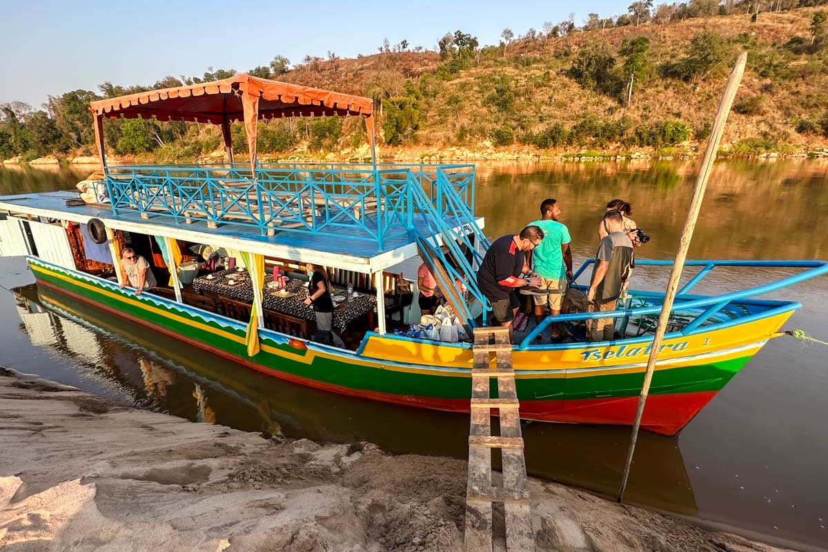 agencia especializada, expedición, itinerario, madagascar, que ver, río Tsiribihina, viaje con amigos, viaje solo