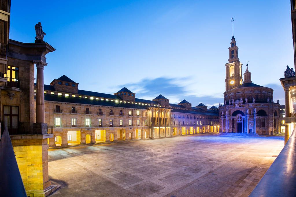 ciudad de la cultura, comer, Gijón, iglesia, laboral, plaza, que ver, recorrido, torre, visita