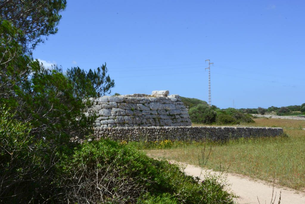 Baleares, Isla de Menorca, Menorca, Naveta des Tudons, por libre, precios, prehistoria, que hacer, visita