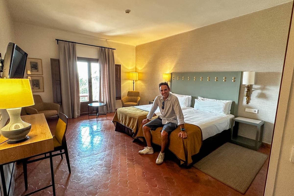 alojamiento, Benavente, Bodega La Gruta, buffet, El Ermitaño, experiencia, gastronomía, habitación, opinión, parador, por libre, review, viajes solo