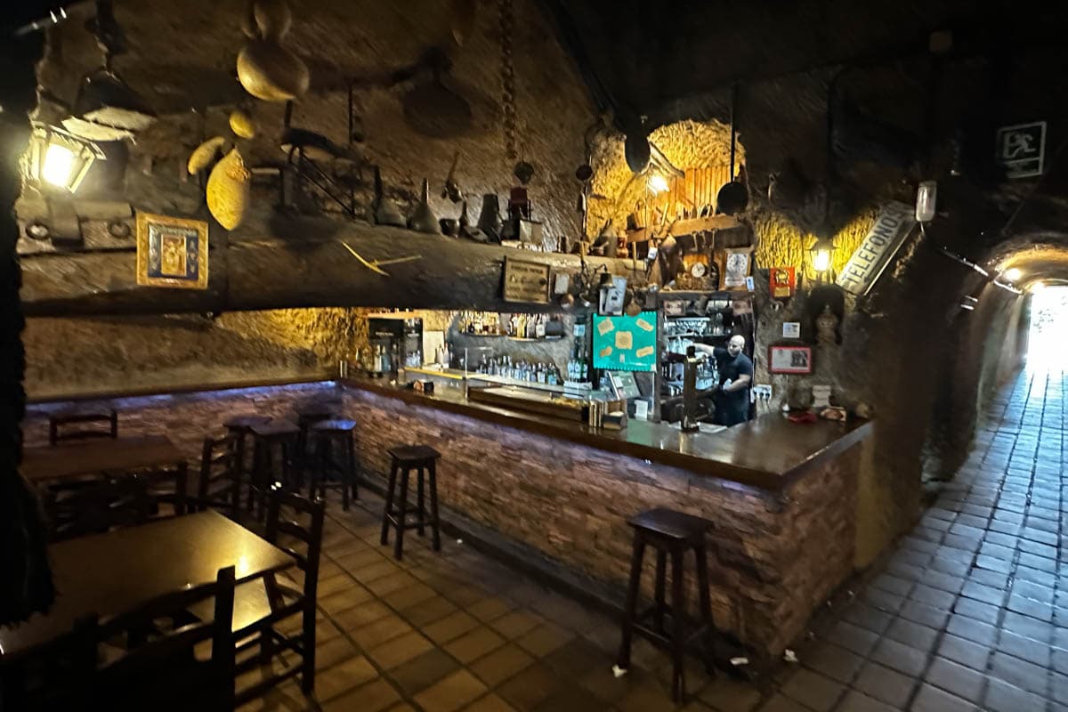 alojamiento, Benavente, Bodega La Gruta, buffet, El Ermitaño, experiencia, gastronomía, habitación, opinión, parador, por libre, review, viajes solo