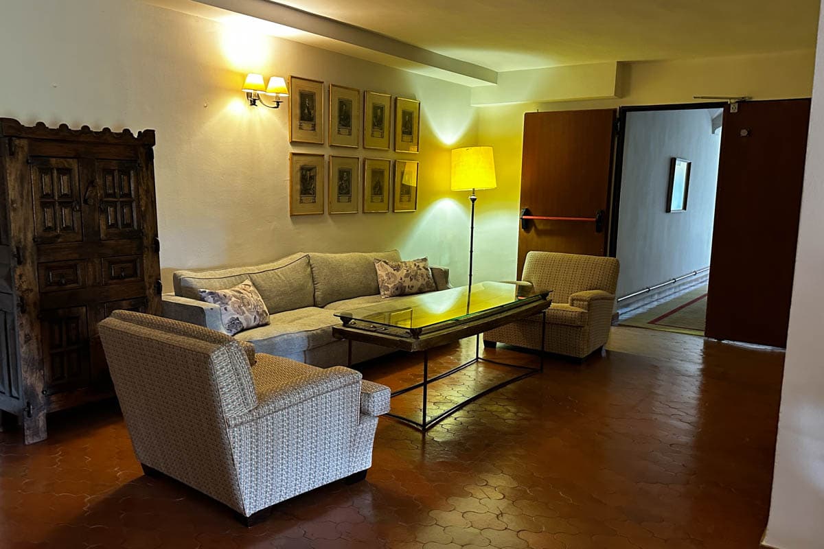 alojamiento, Benavente, Bodega La Gruta, buffet, El Ermitaño, experiencia, gastronomía, habitación, opinión, parador, por libre, review, viajes solo