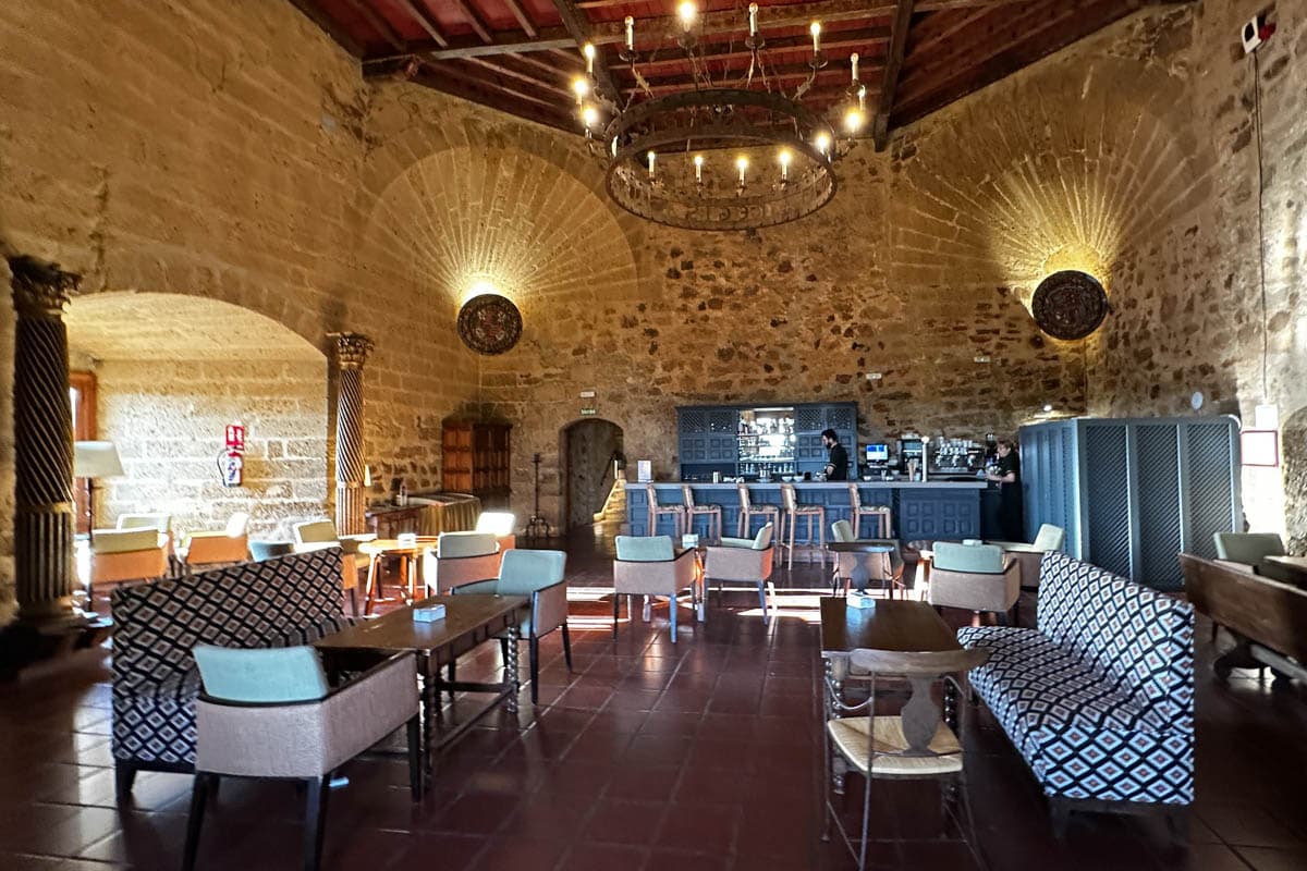 alojamiento, Benavente, Bodega La Gruta, buffet, El Ermitaño, experiencia, gastronomía, habitación, opinión, parador, por libre, review, viajes solo