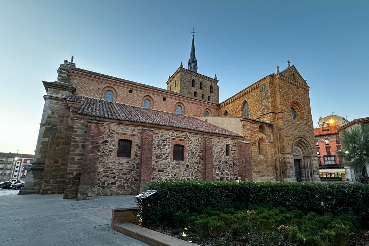 alojamiento, Benavente, Bodega La Gruta, buffet, El Ermitaño, experiencia, gastronomía, habitación, opinión, parador, por libre, review, viajes solo