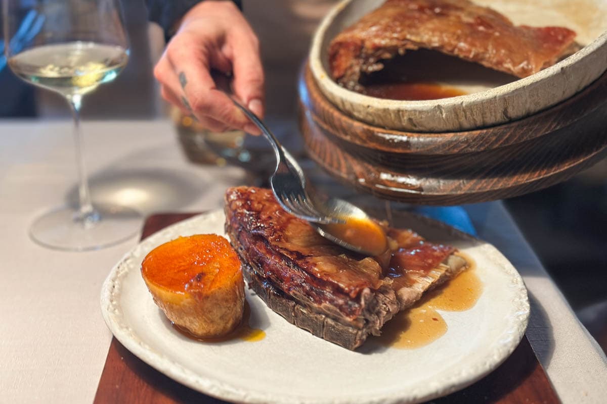 alojamiento, Benavente, Bodega La Gruta, buffet, El Ermitaño, experiencia, gastronomía, habitación, opinión, parador, por libre, review, viajes solo