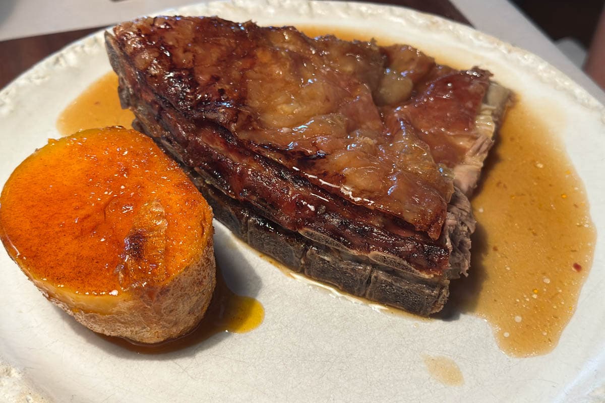alojamiento, Benavente, Bodega La Gruta, buffet, El Ermitaño, experiencia, gastronomía, habitación, opinión, parador, por libre, review, viajes solo