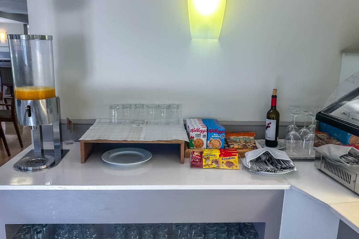 alojamiento, buffet, experiencia, gastronomía, habitación, opinión, palloza de canedo, parador, por libre, prada a tope, review, viaje solo, villafranca del bierzo