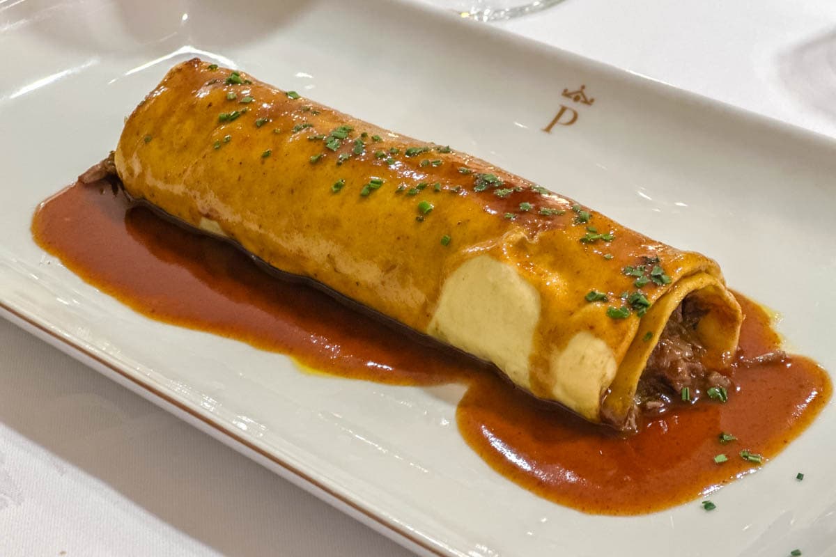 alojamiento, buffet, experiencia, gastronomía, habitación, opinión, palloza de canedo, parador, por libre, prada a tope, review, viaje solo, villafranca del bierzo