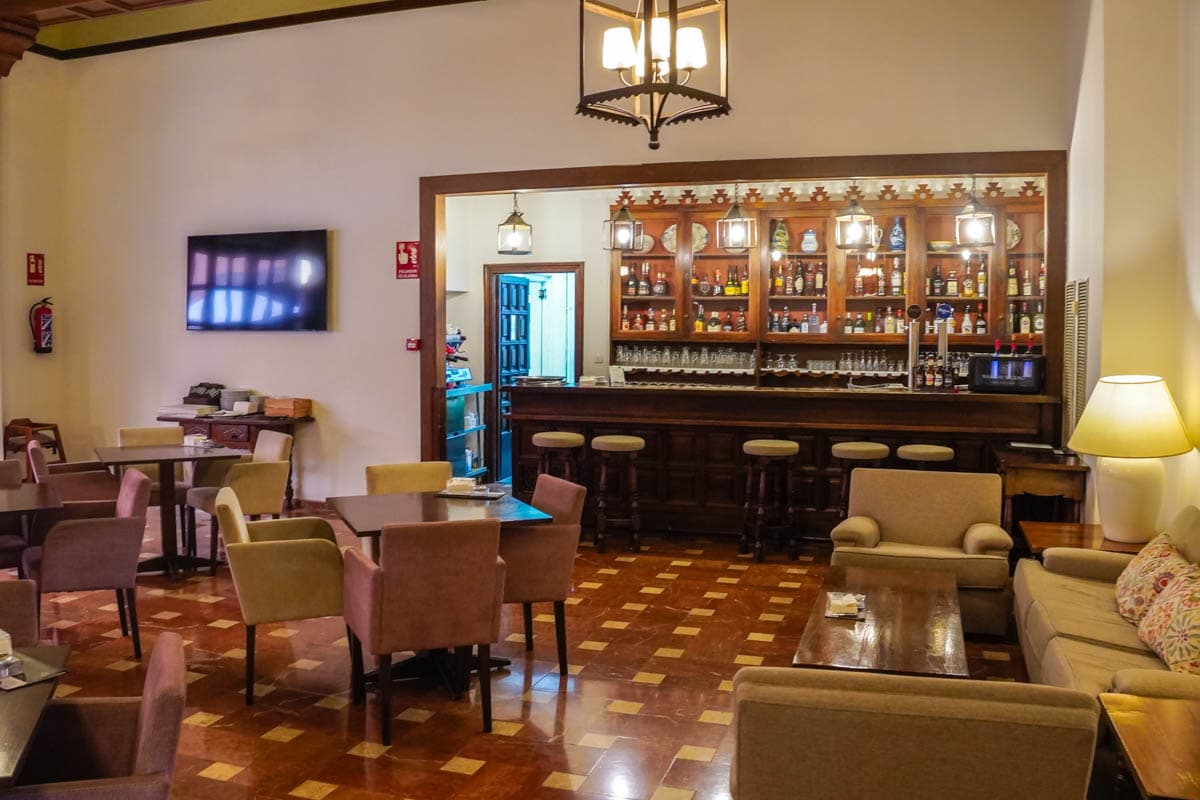 alojamiento, buffet, El Torreón, experiencia, Figón, gastronomía, habitación, opinión, parador, por libre, review, Tordesilas, viajes solo