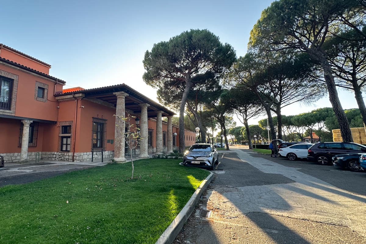 alojamiento, buffet, El Torreón, experiencia, Figón, gastronomía, habitación, opinión, parador, por libre, review, Tordesilas, viajes solo