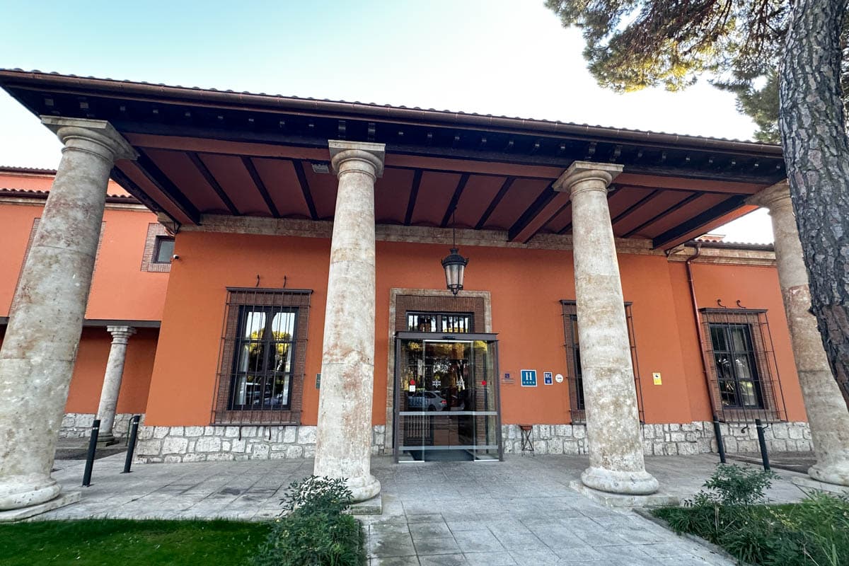 alojamiento, buffet, El Torreón, experiencia, Figón, gastronomía, habitación, opinión, parador, por libre, review, Tordesilas, viajes solo