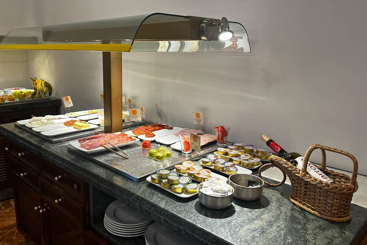 alojamiento, buffet, El Torreón, experiencia, Figón, gastronomía, habitación, opinión, parador, por libre, review, Tordesilas, viajes solo