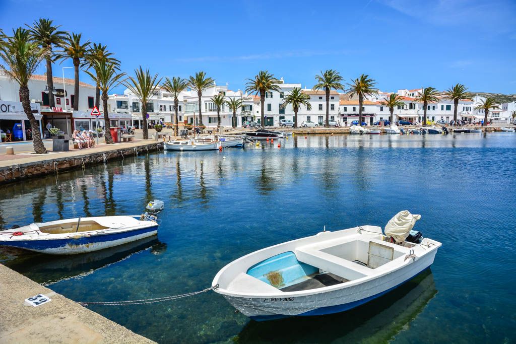 caldereta de lagonsta, caseros, Fornells, gastronomia, Islas Baleares, Menorca, platos, típicos