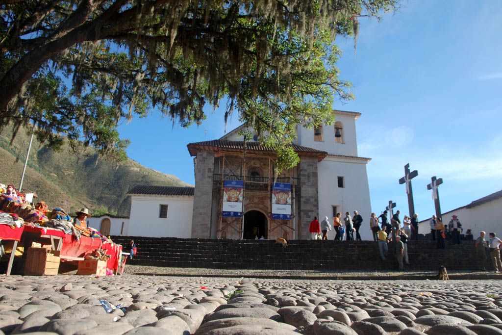 Andahuaylillas, cuzco, Juliaca, La Raya, peru, por libre, puno, Raqchi, viaje en pareja, viajes organizados