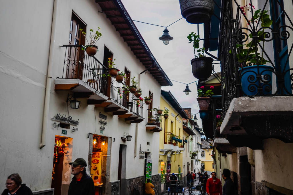 Casco Histórico, Ecuador, itinerario, lugares, mejores, miradores, Mitad del Mundo, por libre, que ver, Quito, recorrido, ruta, teleferico, transporte, visitas