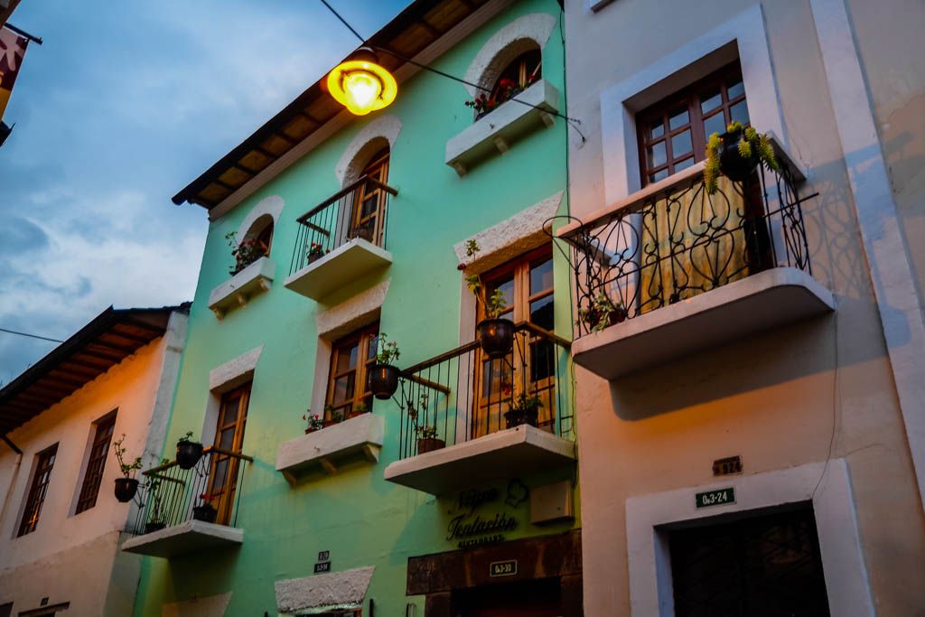 Casco Histórico, Ecuador, itinerario, lugares, mejores, miradores, Mitad del Mundo, por libre, que ver, Quito, recorrido, ruta, teleferico, transporte, visitas