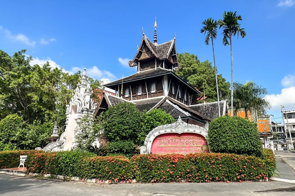 casco historico, Chiang Mai, masajes, por libre, que hacer, que ver, tailandia, templos, viaje en familia, visitar
