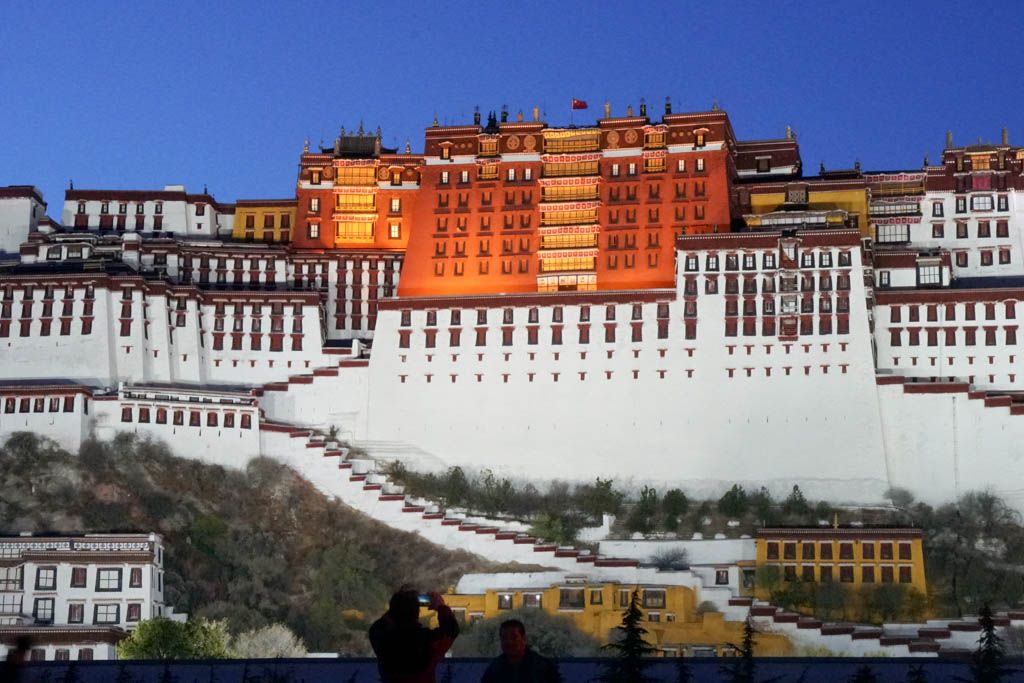 agencia especializada, China, historia, Lhasa, palacio de potala, Tíbet, transtibetano, tren de las nubes, viaje solo