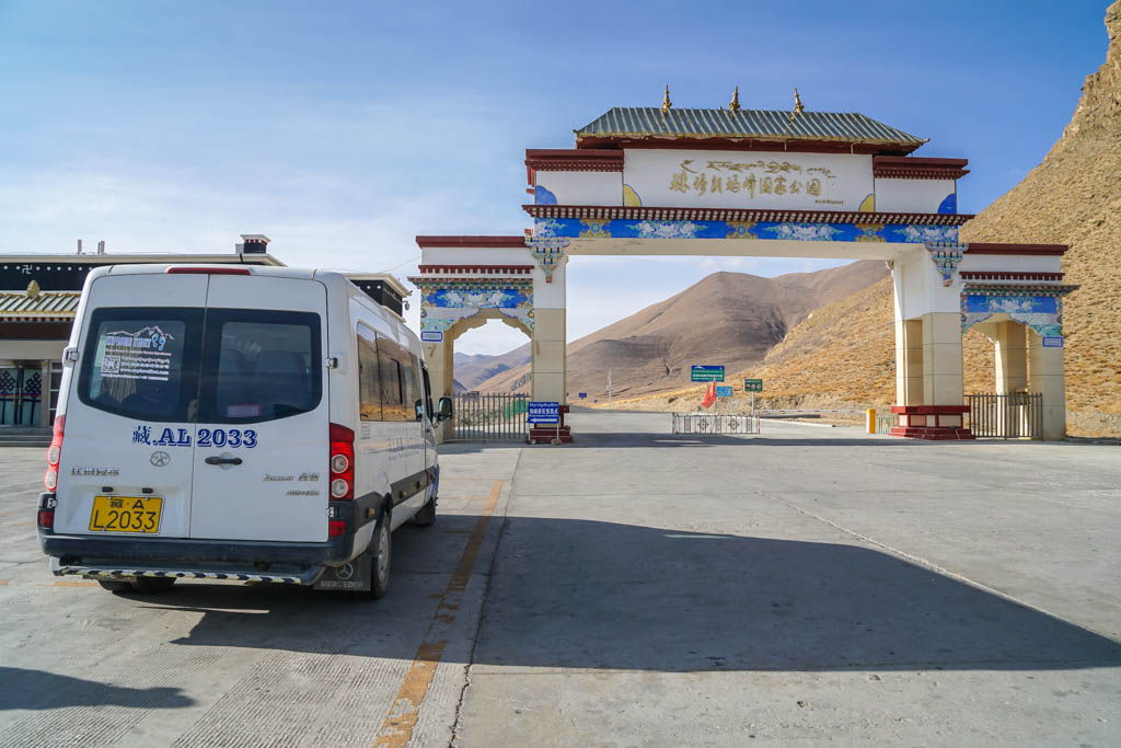 agencia especializada, atardecer, campamento base, China, Everest, monasterio, Rombuk, Shegar, Tíbet, viaje solo