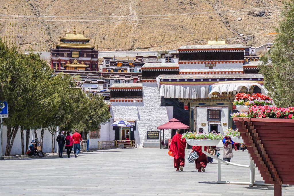 agencia especializada, China, dzong, fuerte, kora, Lasha, Shigatse, Tashilhunpo, Tíbet, tren, viaje solo