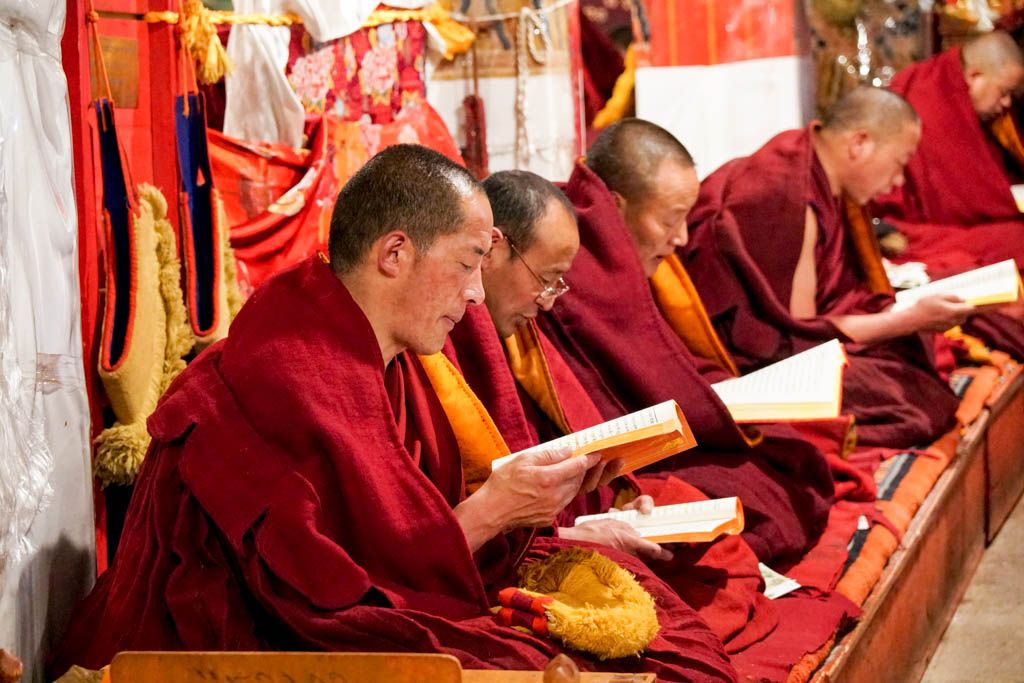 agencia especializada, China, Ganden, gelugpa, Lhasa, monasterio, Tíbet, viaje solo